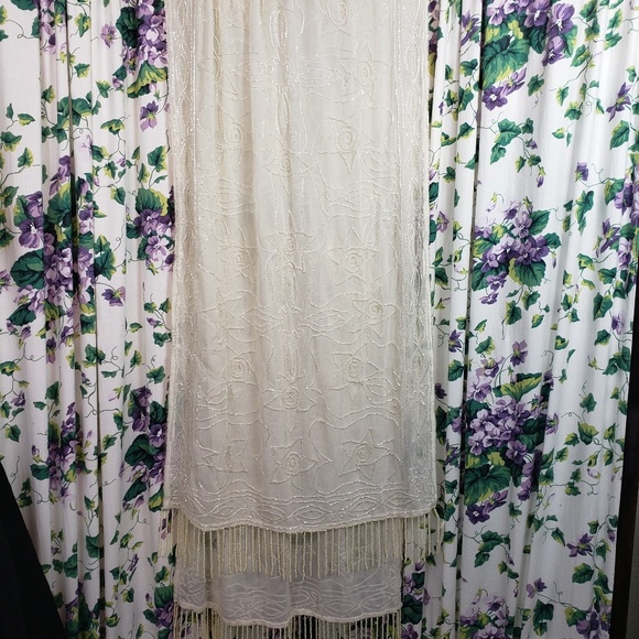 White Handbeaded Shawl-Perfect for winter wedding - Picture 3 of 3